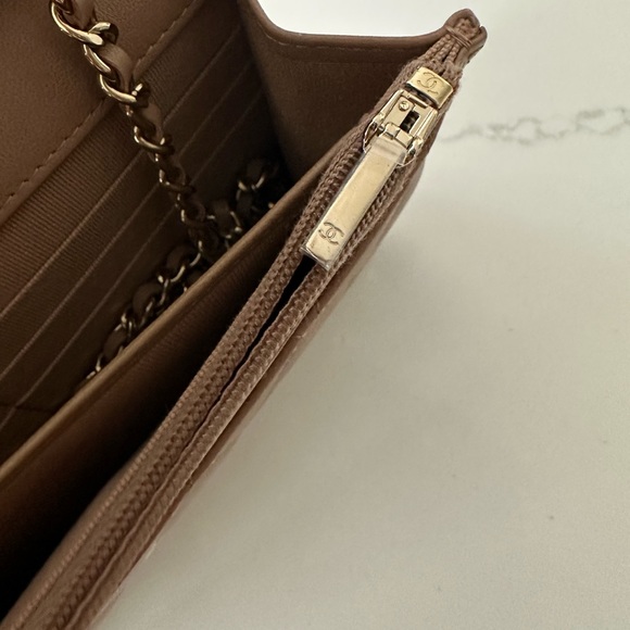 CHANEL TAN/LIGHT BROWN W/ GOLD HARDWARE WALLET ON CHAIN - Picture 7 of 8